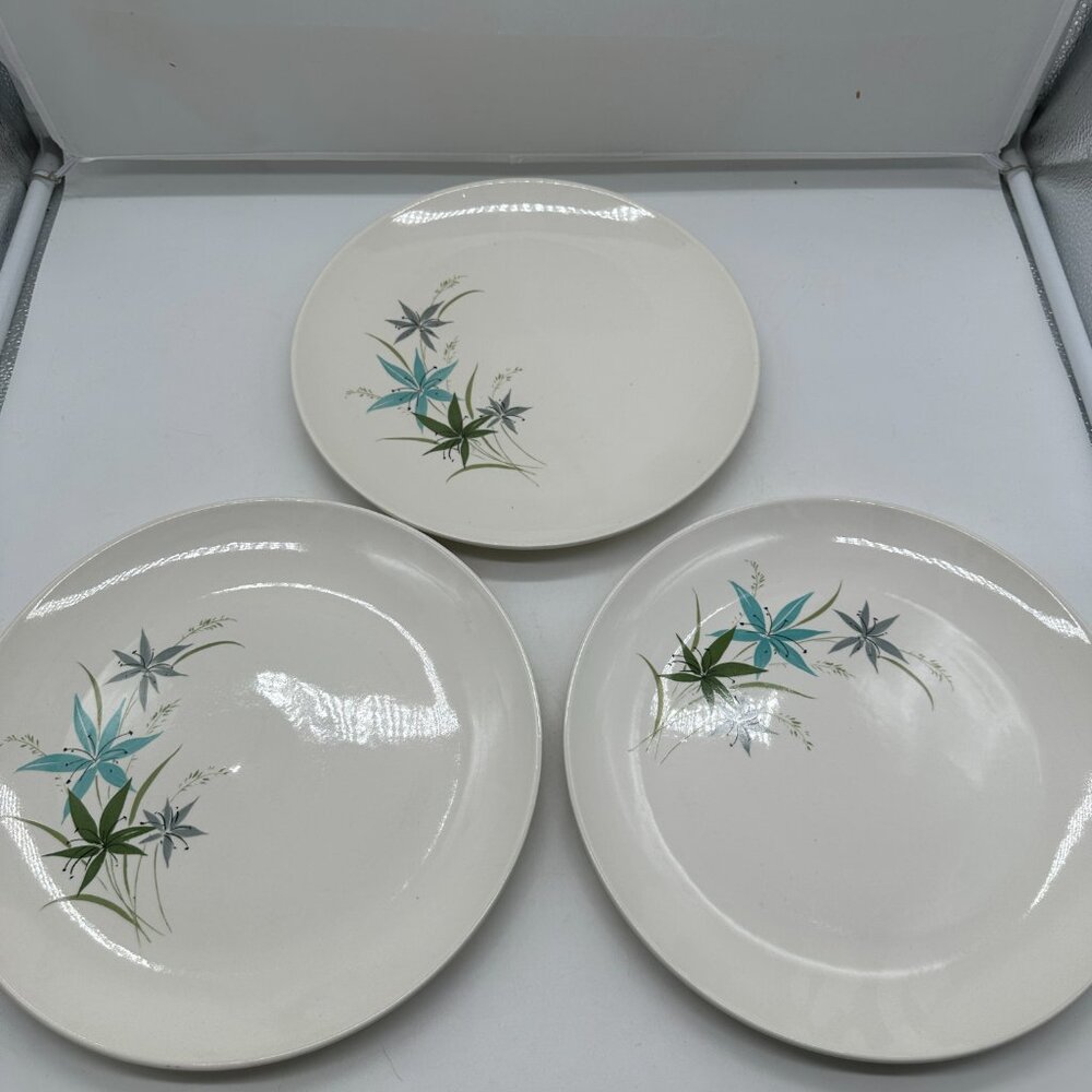 Vintage Sabin Set of 3 Dinner Plates Plate  SAB76 Blue Green Gray  Flowers